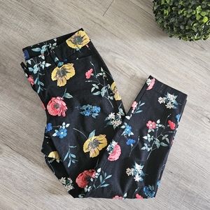 Capri Floral pants 👖